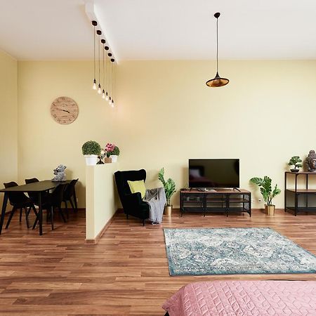 Lumina Loft Tymienieckiego With A View Of The Lake Lodz  Luaran gambar